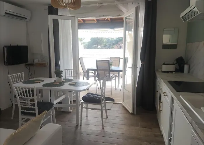 Appartement JADE dans résidence proche Tennis/ centre naturiste